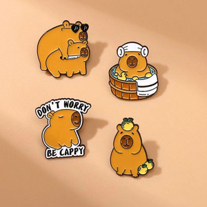Lindos insignias de capibara de dibujos animados y divertidos, broches personalizados de animales capibara, accesorios de decoración para <span class=keywords><strong>mochilas</strong></span> - Product Image 1