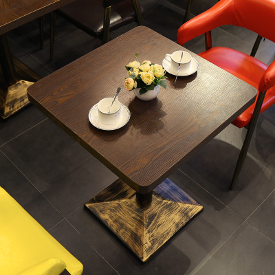 Mesa cuadrada 2: 60x60x75cm