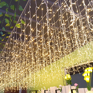 Guirlande de rideaux à LED personnalisée IP55 PVC pour l'extérieur Noël Fête de mariage Guirlande de glaçons pour événements Décoration d'événements - Product Image 5