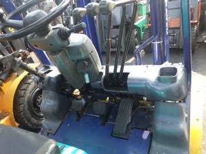 <b>Used</b> Komatsu FD30 Original Japan Forklift 3 Ton Diesel 2012 Model 4X4 Drive Two Stage Mast 1 Year Warranty Good Condition Sale - Product Image 5