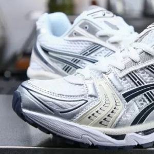 Chaussures de course rétro pour hommes NYCS, authentiques, de qualité supérieure, en maille respirante, décontractées, pour la marche, vente en gros - Product Image 1