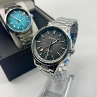 La coutume accepte la montre mécanique de luxe montre automatique lumineuse bleue pour les hommes montre automatique de mode