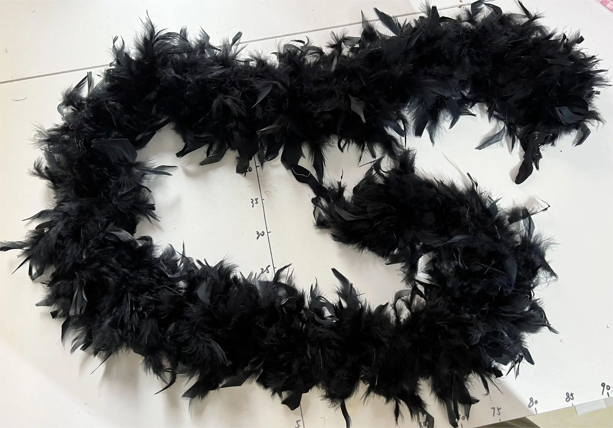 Wholesale 2 Yards Turkey Chandelle Boa Feathers for Party Bulk Halloween Wedding Centerpieces Concert Costume Home Decoration