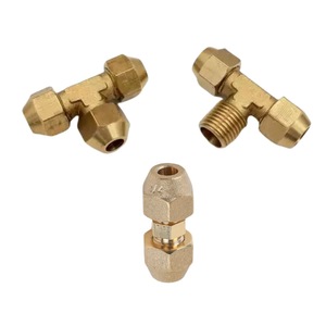 Conector en T de latón de tres vías de 1/4 de pulgada con abocardado para sistemas de refrigeración - Product Image 1