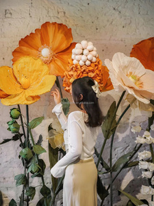 H-285 Fleurs géantes en organza et papier pour scène de mariage, décoration artisanale, blanc et rouge, pour vitrine, ensemble floral pour fête de mariage - Product Image 4