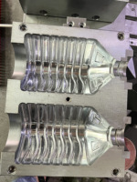 Moule de soufflage pour bouteilles et bocaux en plastique PET et acier pour eau, jus, détergent - pour boissons et produits ménagers