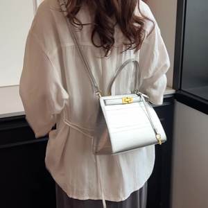 Vente en gros de sacs de mode pour femmes Sacs de voyage pour le shopping Personnalité Couleur Dames Sac bandoulière en cuir à bandoulière - Product Image 4