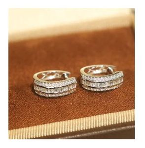 Proveedor Mayorista de Joyería de Oro de 18K, Servicio Personalizado OEM/ODM, Precio de Fábrica, Aretes de Oro Rosa con Certificación, Listos para Enviar - Product Image 1