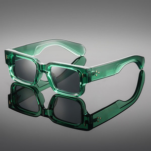Lunettes de soleil carrées à monture épaisse, verres transparents verts en PC, verres gris, unisexe, style streetwear - Product Image 1