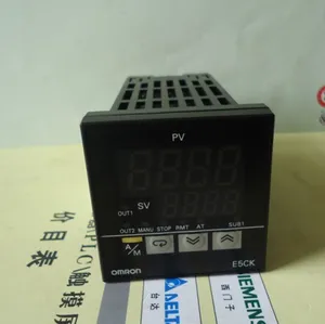 Prova un buon regolatore di temperatura E5CK-AA1-500