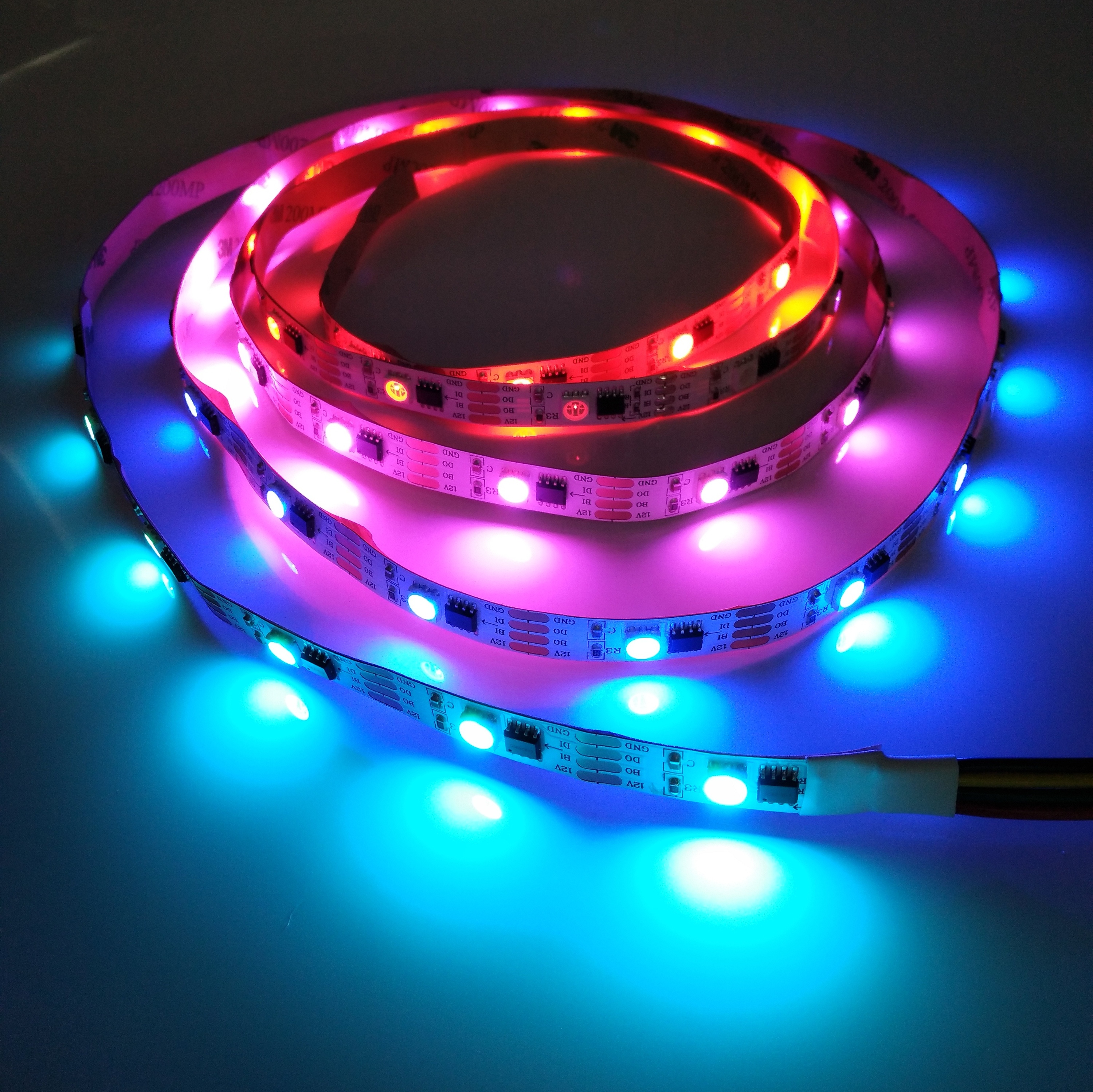 GS8208 12bit Pixel LED Strip, 30LEDs/60LEDs, 12V, Signal Recovery, Flicker-free, Stage Decor Light Strip