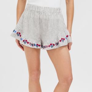 Nouveauté : Ensemble deux pièces rayé pour femme, coupe décontractée, haut brodé à manches bouffantes et short assorti - Product Image 4