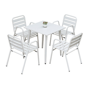 Ensemble table et chaises de salle à manger modernes et minimalistes en alliage d'aluminium blanc pour extérieur, idéal pour cour, jardin ou salon de thé - Product Image 5