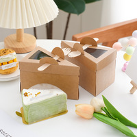 Boîte à gâteau triangulaire modèle D042 avec accessoires cuillère/fourchette, style simple, design à coins coupés pour vente à emporter, emballage en carton blanc