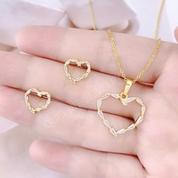 Collier pendentif coquillage de luxe léger Ensembles de boucles d'oreilles coquillage Ensemble de bijoux en perles de style élément exquis en zircon complet