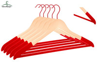 Cintre en bois coloré pour vêtements avec épaules en velours floqué et barre ronde antidérapante en velours pour vêtements