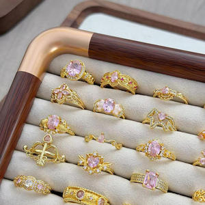 แหวนไพลินสีชมพูสไตล์วินเทจ ดีไซน์เปิดปรับขนาดได้ ประดับเพชร CZ เต็มวง เหมาะสำหรับการใส่ซ้อนแบบเรียบหรู เครื่องประดับมินิมอลสุดหรูสำหรับผู้หญิง - Product Image 2