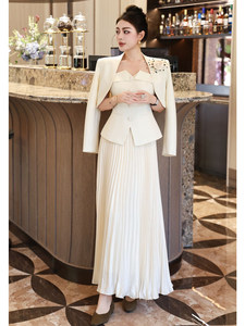 Nuova Collezione Autunno 2026: <span class=keywords><strong>Set</strong></span> Tre Pezzi Solido con Corsage, Mantella, Cappotto Corto, Top Senza Spalline, <span class=keywords><strong>Blazer</strong></span> e Gonna a Pieghe - Product Image 2