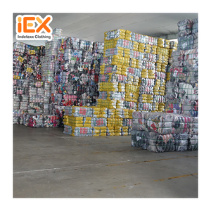 เสื้อผ้าแจ็คเก็ต Indetexx Jean สําหรับเสื้อยืดก้อนเสื้อผ้ามือสองเกรด A จากประเทศจีน - Product Image 2