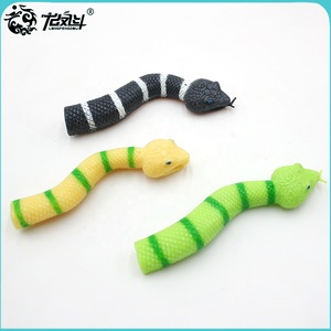 Yiwu Siêu Sao Đầy Màu Sắc TPR Rắn Động Vật Ngón Tay Con Rối TPR Ngón Tay Giả Vờ Kể Chuyện Prank Joke Đồ Chơi Cho Trẻ Em Món Quà Tiện Ích - Product Image 4