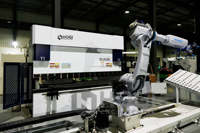 Prensas Plegadoras CNC HOGI + Automatización de Procesamiento de Chapa Metálica Guiada por Robótica, Operación Autónoma, Plegado Continuo Multiestación