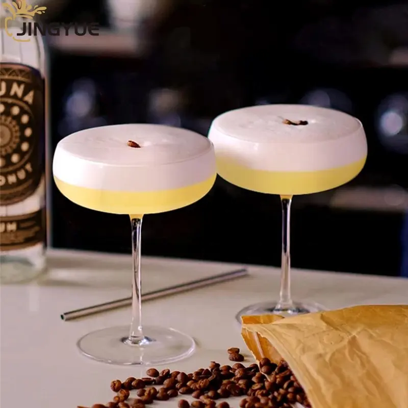 4 Pacote de Cristal Vintage Coupe Cocktail Glasses Set 280ml Hand Made Criativo Stemmed Ribbed Martini Champagne Glass em Gift Box