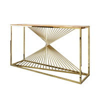 Console moderne avec plateau en marbre et structure en métal doré pour salon ou entrée
