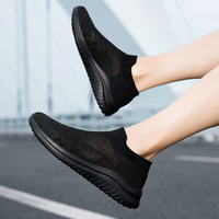 Vente en gros de chaussures tendance pour hommes baskets décontractées légères et confortables chaussures de marche respirantes antidérapantes en tricot doux à enfiler