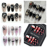 Medium Halloween Coffin Almond Press-On ABS Nail Art Pintado a mano Diseño de Halloween Stick-On Nails para dedos para Nail Art Salon