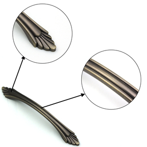 Wholesale Kitchen Pull Handle Luxury Cupboard <strong>Knobs</strong> Cabinet <strong>Door</strong> Handle Zinc Alloy Handles - Product Image 1