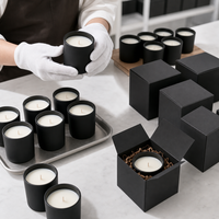 Bougie parfumée en cire de soja dans un bocal en verre noir mat avec boîte, design moderne, parfum frais pour la décoration de la maison