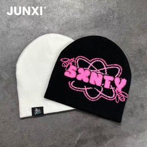 Berretti con teschio invernale di alta qualità berretto Jacquard etichetta personalizzata intrecciata Streetwear acrilico berretti per i viaggi - Product Image 2