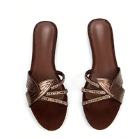 Sandales plates de haute qualité pour femmes, élégantes, avec appliques en feuilles d'or, chaîne en strass, sandales plates à enfiler, mules plates douces pour femmes