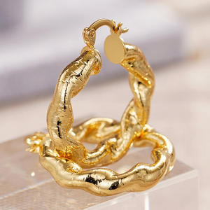 Orecchini a Cerchio in Oro E4442 Unisex, Gioielli Raffinati di Tendenza per Uso Quotidiano - Product Image 4