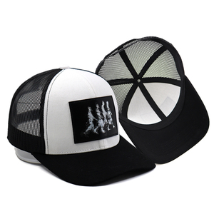 Gorra Trucker con Parche Artístico al por Mayor, Gorra de Béisbol de Malla Bicolor Negra y Blanca de Tweed para Festival de Música y Streetwear - Product Image 3