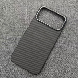 Custodia per <span class=keywords><strong>iPhone</strong></span> 17 Pro Max in Kevlar, Antiurto, Magnetica, in Fibra di Carbonio Forgiata - Product Image 3