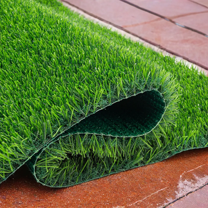 <span class=keywords><strong>Gazon</strong></span> synthétique populaire local pour jardin domestique et sports, adapté aux animaux domestiques, emballé en rouleaux, fabriqué en PE et PP - Product Image 2