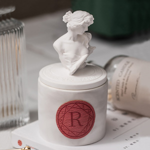 Vela Aromática Artesanal con Forma de Estatua, Cera Vegetal de Primera Calidad con Aceites Esenciales, Fragancia Aromática, Lista para Regalo, Personalizable - Product Image 2