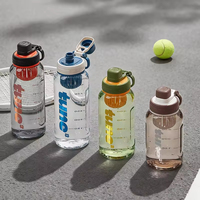 Bouteille d'eau de sport anti-fuite en gros, simple et portable, en plastique anti-chute pour l'école, le bureau et l'usage quotidien
