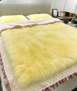 Manta <span class=keywords><strong>de</strong></span> Lana Real <span class=keywords><strong>de</strong></span> Pelo Largo Amarillo Claro Personalizada por el Fabricante, con Ribete <span class=keywords><strong>de</strong></span> <span class=keywords><strong>Volantes</strong></span> <span class=keywords><strong>de</strong></span> Lujo, para Cama Doble, Textil para el Hogar <span class=keywords><strong>de</strong></span> Invierno - Product Image 4