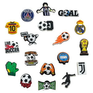 Breloques de Chaussures de Football Personnalisées avec Logo, Accessoires de Mode en PVC en Gros, Décorations en Vrac pour Chaussures - Product Image 1