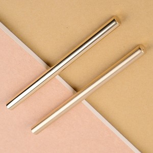 Stylo <span class=keywords><strong>de</strong></span> bureau et d'école en laiton massif rond <span class=keywords><strong>de</strong></span> luxe stylo à bille en métal Unique cadeaux d'affaires en or stylo promotionnel <span class=keywords><strong>de</strong></span> sport <span class=keywords><strong>de</strong></span> corps en bois - Product Image 3
