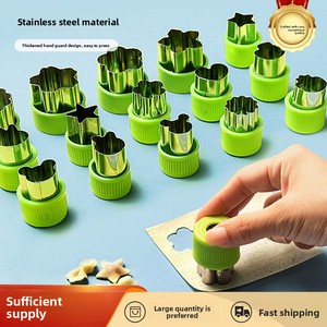 Ensemble de moules de cuisine pour la maison, <span class=keywords><strong>emporte</strong></span>-pièces pour légumes et fruits, moule à biscuits miniatures en forme d'animaux de dessin animé DIY - Product Image 2