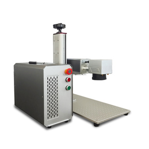 Machines de marquage laser pour marquer les tasses en acier inoxydable isolées - Product Image 1