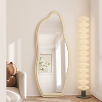 Miroir sur pied irrégulier rembourré |   Miroir décoratif sur mesure, couleur et taille personnalisées, pour la maison et l'hôtel