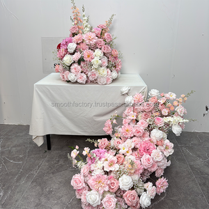 Boule florale en soie rose faite à la main pour toile de fond de mariage, centre de table d'événement, boule de fleurs artificielles douce, Saint-Valentin - Product Image 2