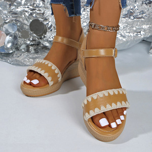 Sandales compensées pour femmes, style européen et américain, nouvelle collection été, à semelle épaisse, plateforme large à lacets, sandales romaines, en stock, vente en gros - Product Image 3