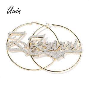 Блестящие серьги-кольца на заказ с именем, персонализированные, из нержавеющей стали, круглой формы, украшенные стразами, в стиле хип-хоп. - Product Image 1