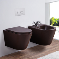 Ensemble de sanitaires modernes couleur mate : WC suspendu et bidet en céramique mural