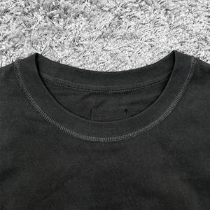 เสื้อยืดคอกลมโอเวอร์ไซส์ผ้าคอตตอนหนานุ่มคุณภาพสูงแบบเรียบง่าย สั่งทำได้ตามต้องการ พร้อมบริการปักลาย - Product Image 4